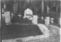 Kirchsteiger Grab heute das 3. rechts vom Stein